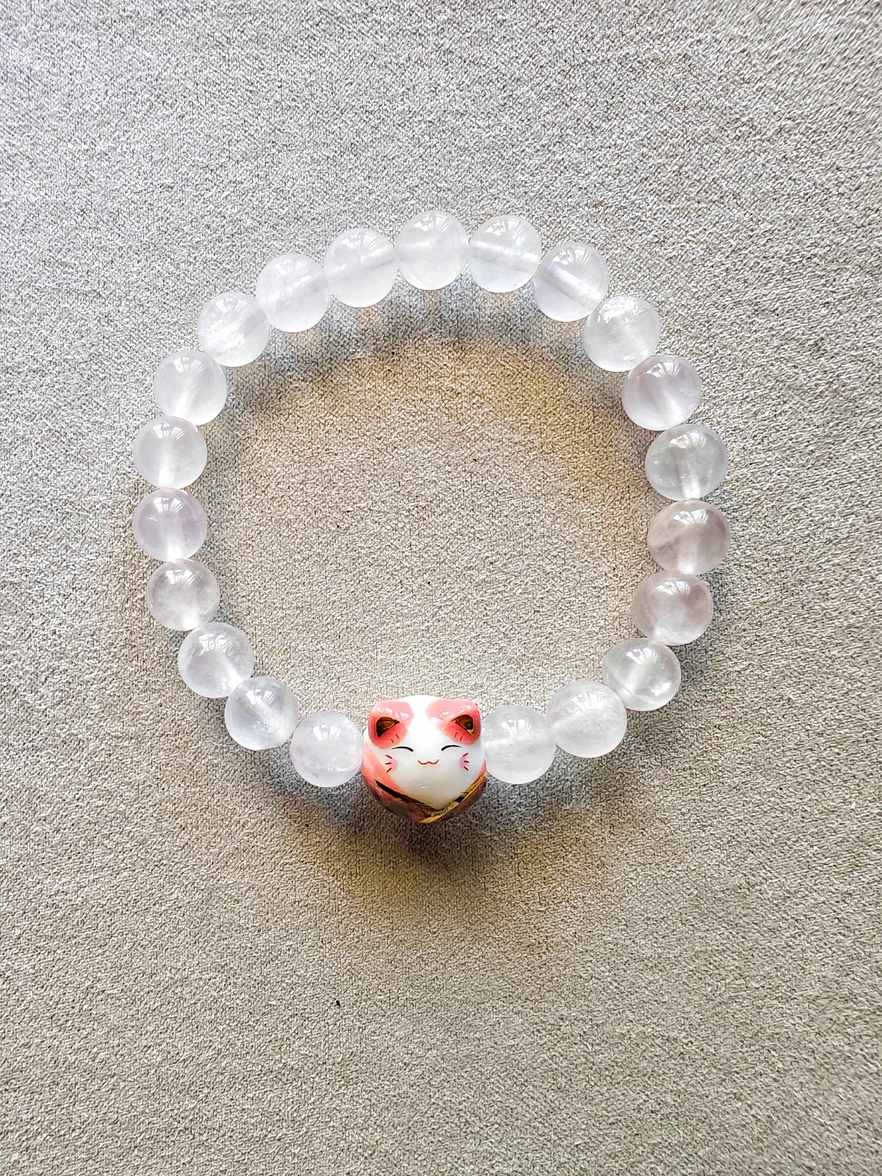 Pulsera de Cuarzo Rosa con cuentas de 0,8 cm y gatito de cerámica pintado a mano