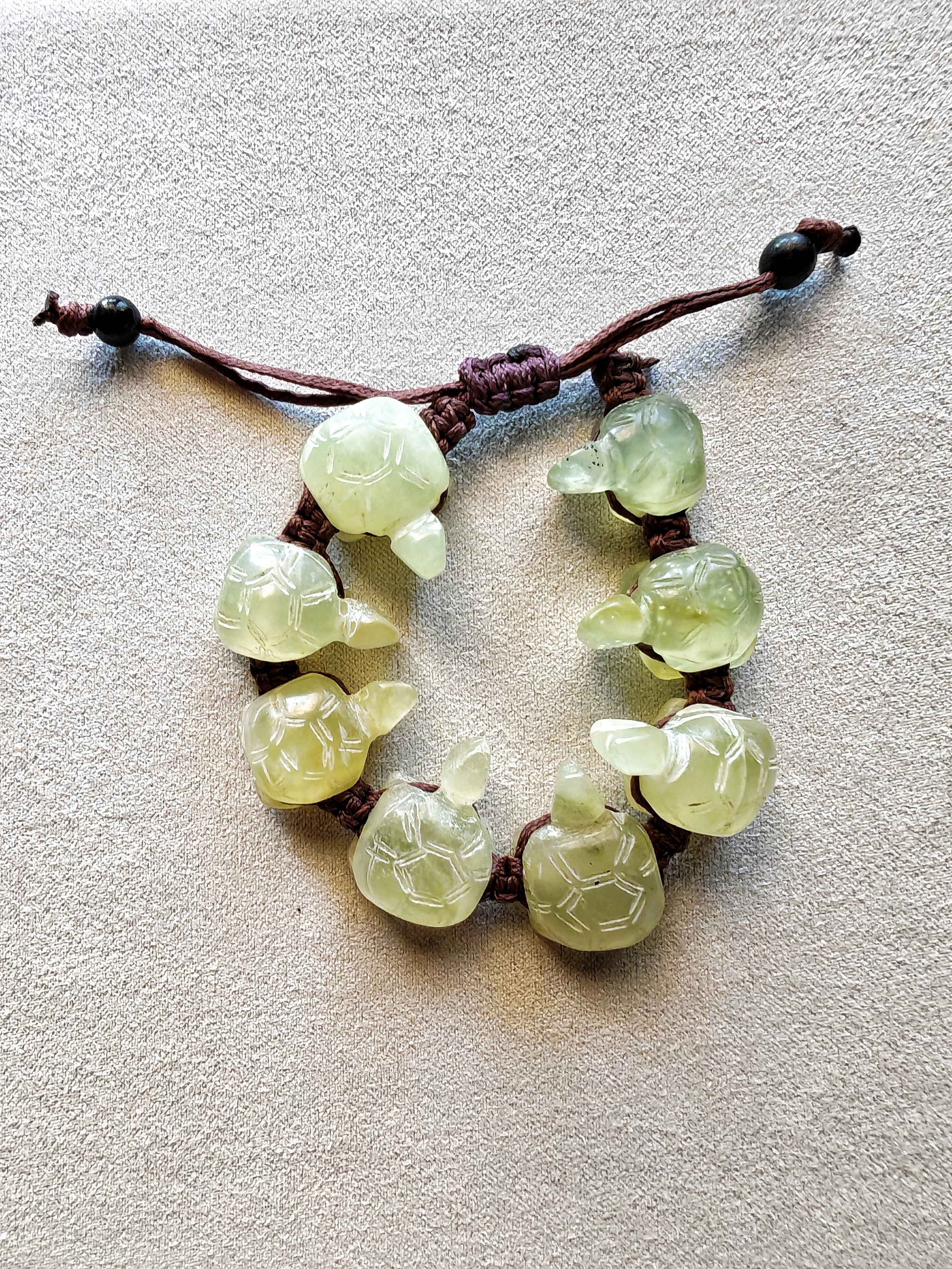 Pulsera ajustable de jade verde con tortugas talladas a mano, cordón macramé marrón